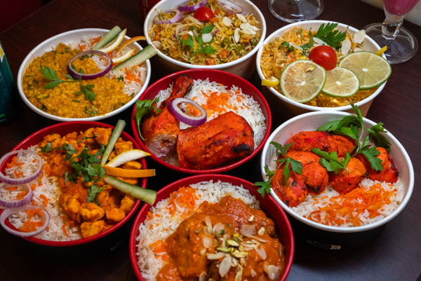 Assortiment de plats de cuisine indienne du Kashmir Café à Montreuil (Mixte 2)