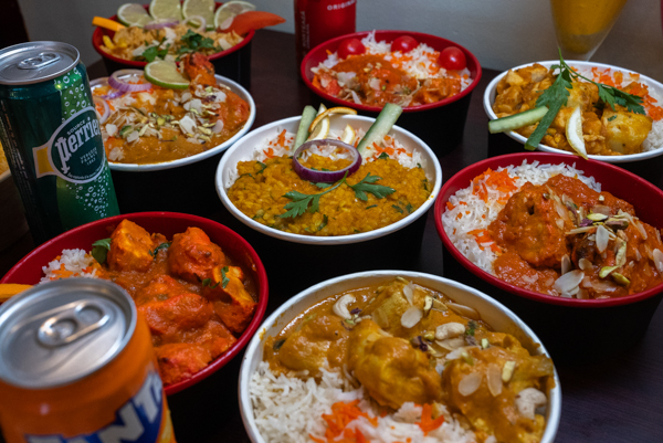 Assortiment de plats de cuisine indienne du Kashmir Café à Montreuil, vue 1 (Mixte 4)